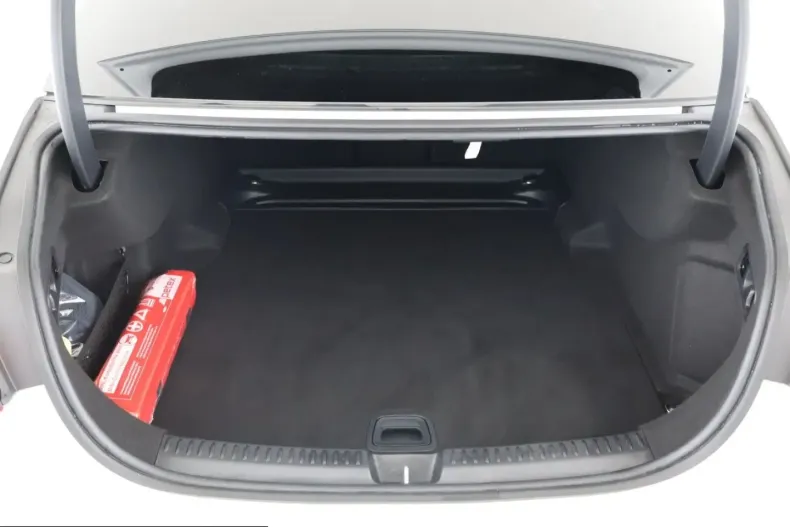 Mercedes-Benz E 200 (Clasa E) din 2025 cu 21.727 km - oferta MER241871 - foto 19