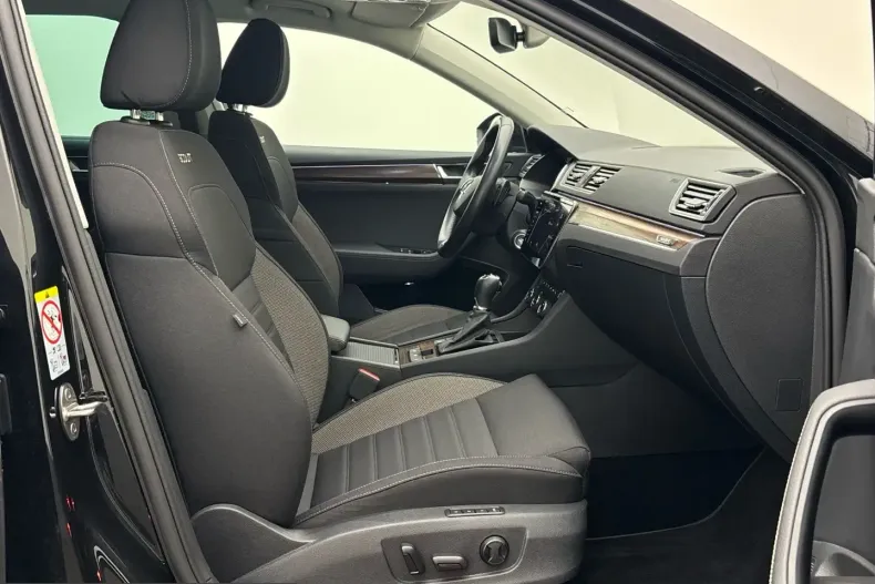 Skoda Superb din 2023 cu 80.565 km - oferta SKO241888 - foto 10