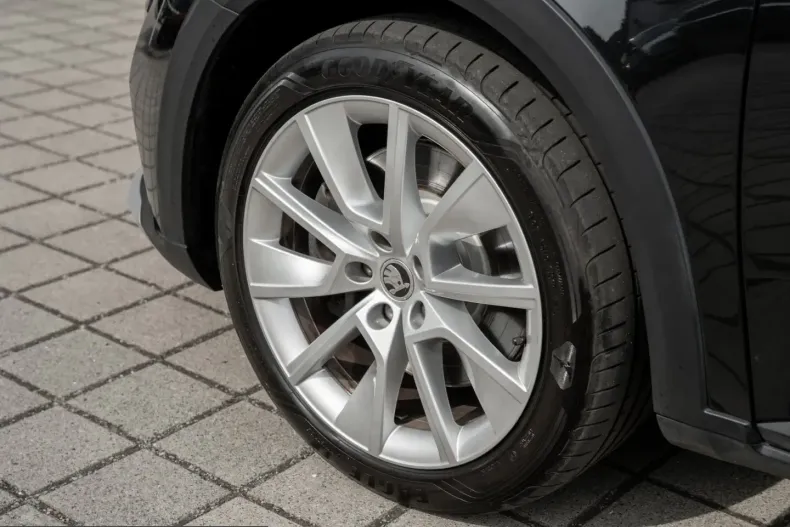Skoda Superb din 2022 cu 64.950 km - oferta SKO241890 - foto 5