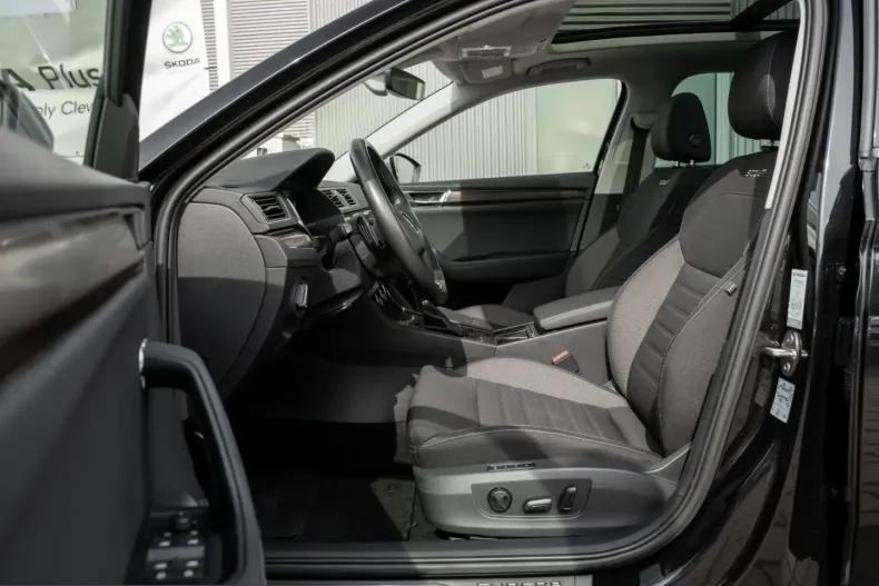 Skoda Superb din 2022 cu 64.950 km - oferta SKO241890 - foto 6