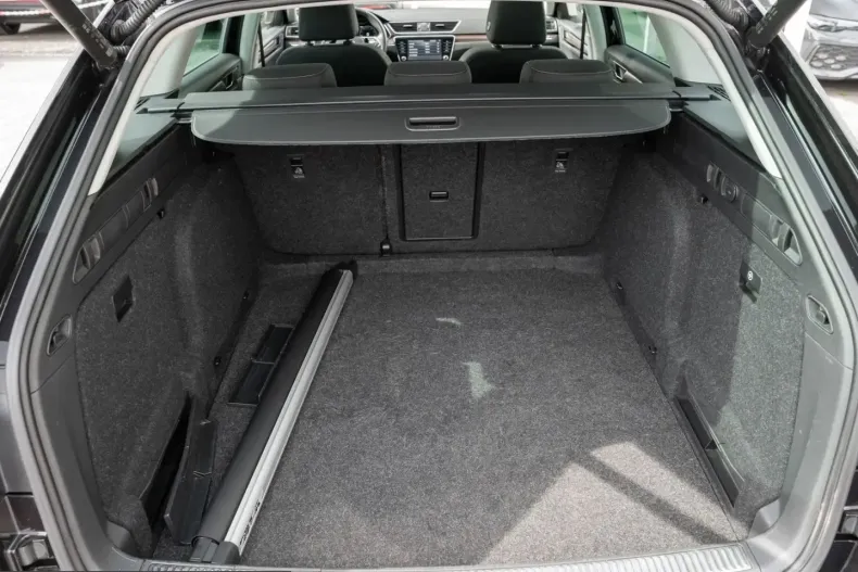 Skoda Superb din 2022 cu 64.950 km - oferta SKO241890 - foto 27