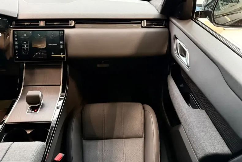 Land Rover Range Rover Velar din 2023 cu 14.837 km - oferta LAN241903 - foto 12