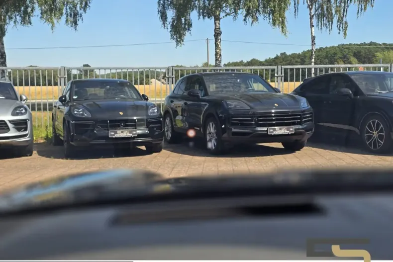 Porsche Cayenne din 2023 cu 77.498 km - oferta POR241905 - foto 24