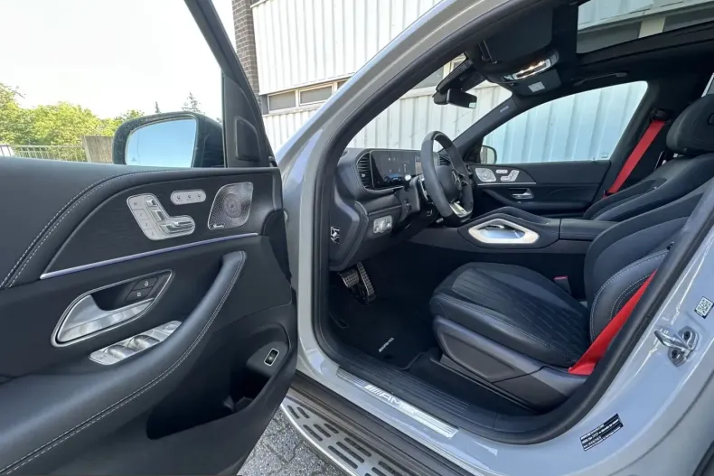 Mercedes-Benz GLE 63 AMG (Clasa GLE) din 2024 cu 15.000 km - oferta MER241933 - foto 9
