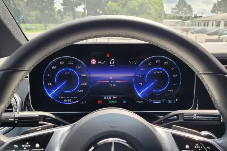 Mercedes-Benz EQE (Clasa E) din 2022 cu 38.000 km - oferta MER241939 - foto 6