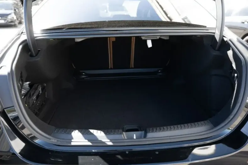 Mercedes-Benz E 450 (Clasa E) din 2025 cu 14.096 km - oferta MER241940 - foto 7