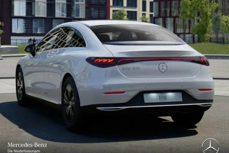 Mercedes-Benz EQE (Clasa E) din 2025 cu 18.005 km - oferta MER241941 - foto 18