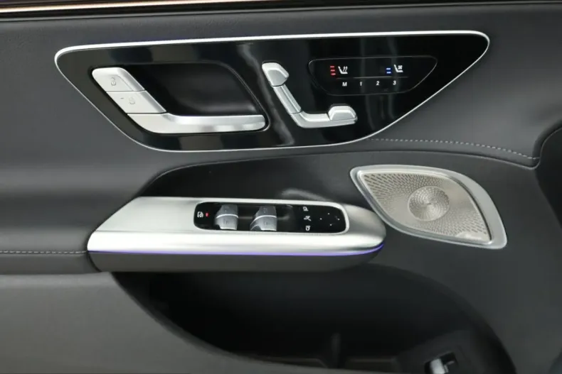 Mercedes-Benz EQE (Clasa E) din 2022 cu 46.856 km - oferta MER241942 - foto 21