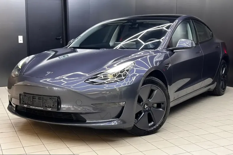 Tesla Model 3 din 2023 cu 49.788 km - oferta TES241953 - foto 1