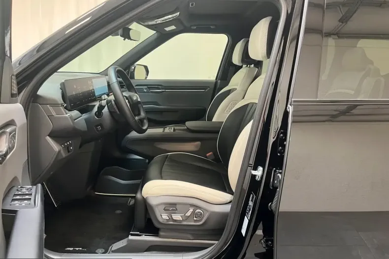 Kia EV9 din 2024 cu 12.418 km - oferta KIA241968 - foto 11