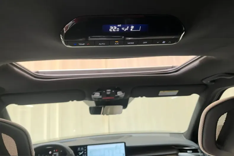 Kia EV9 din 2024 cu 12.418 km - oferta KIA241968 - foto 14