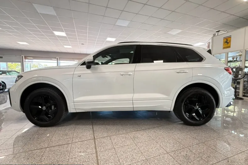 Volkswagen Touareg din 2025 cu 37.976 km - oferta VOL241970 - foto 3