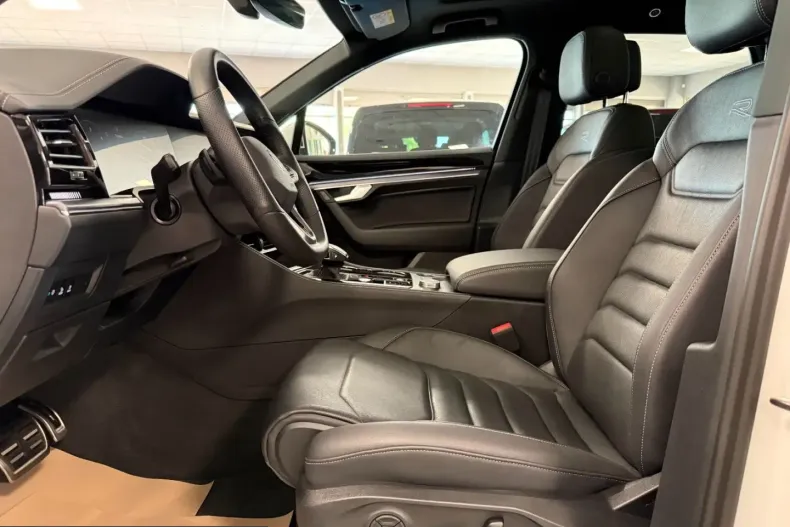 Volkswagen Touareg din 2025 cu 37.976 km - oferta VOL241970 - foto 7