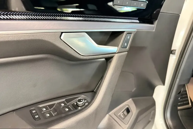 Volkswagen Touareg din 2025 cu 37.976 km - oferta VOL241970 - foto 11