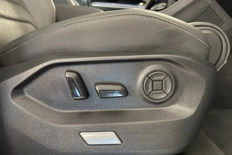Volkswagen Touareg din 2025 cu 37.976 km - oferta VOL241970 - foto 19