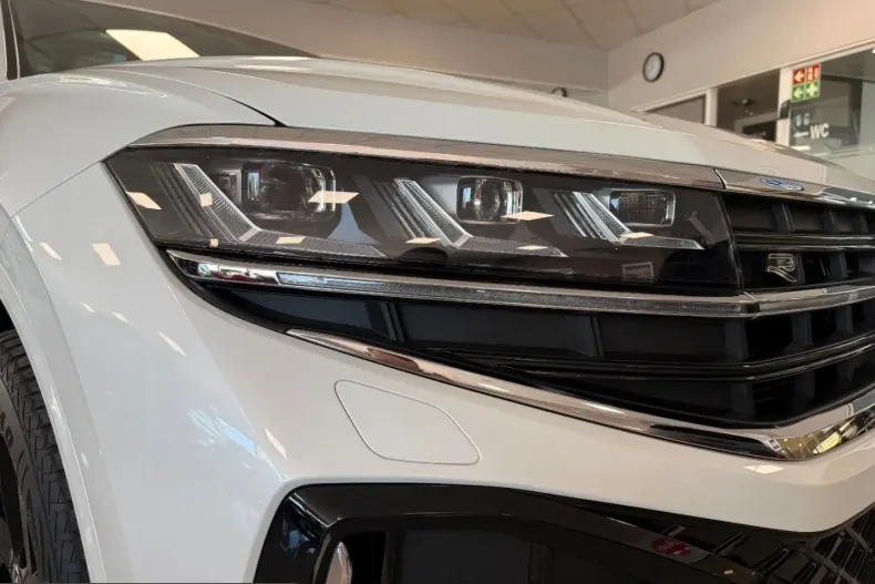 Volkswagen Touareg din 2025 cu 37.976 km - oferta VOL241970 - foto 23