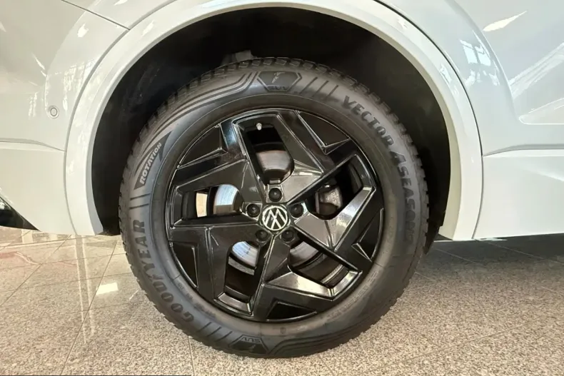 Volkswagen Touareg din 2025 cu 37.976 km - oferta VOL241970 - foto 24
