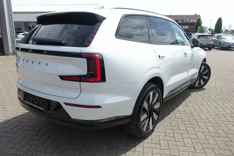 Volvo EX90 din 2025 cu 8.850 km - oferta VOL241971 - foto 2