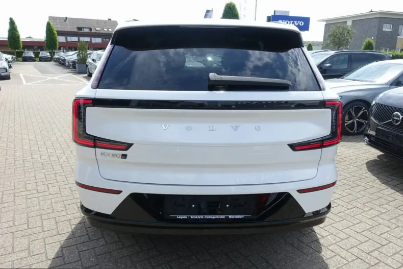 Volvo EX90 din 2025 cu 8.850 km - oferta VOL241971 - foto 3