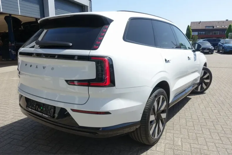 Volvo EX90 din 2025 cu 6.902 km - oferta VOL241973 - foto 2
