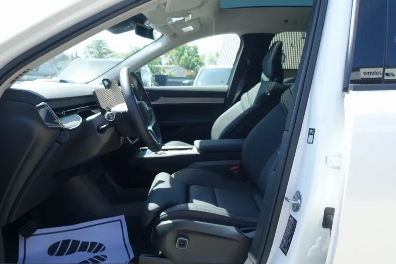 Volvo EX90 din 2025 cu 6.902 km - oferta VOL241973 - foto 8