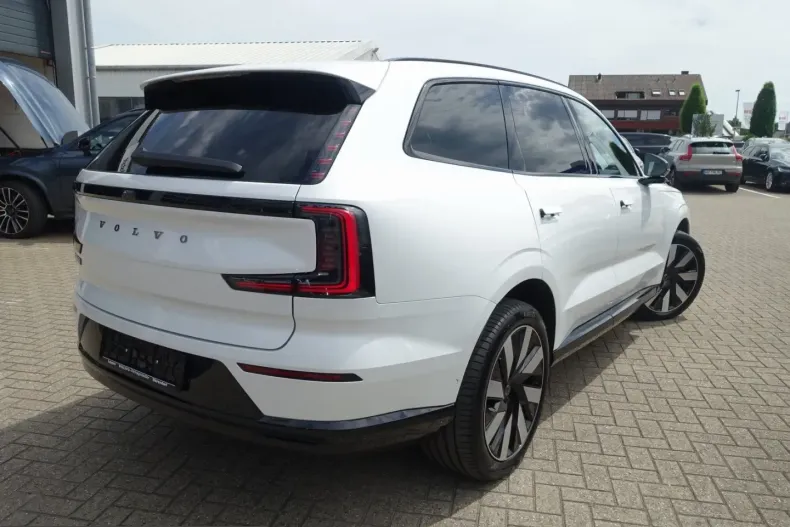 Volvo EX90 din 2025 cu 5.100 km - oferta VOL241975 - foto 2