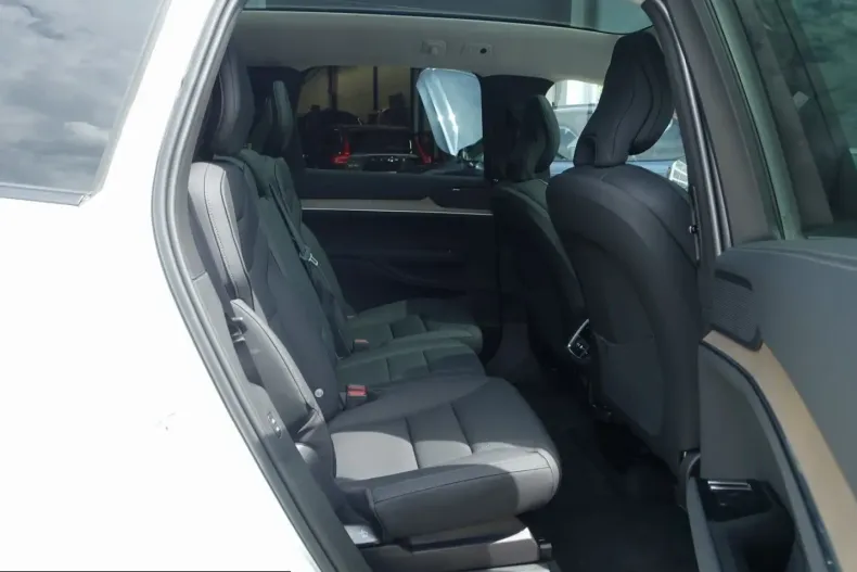 Volvo EX90 din 2025 cu 5.100 km - oferta VOL241975 - foto 17
