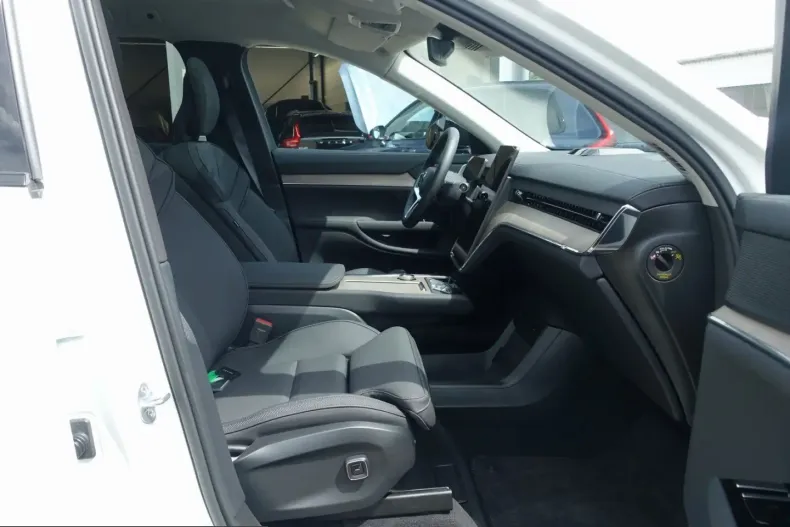 Volvo EX90 din 2025 cu 5.100 km - oferta VOL241975 - foto 18