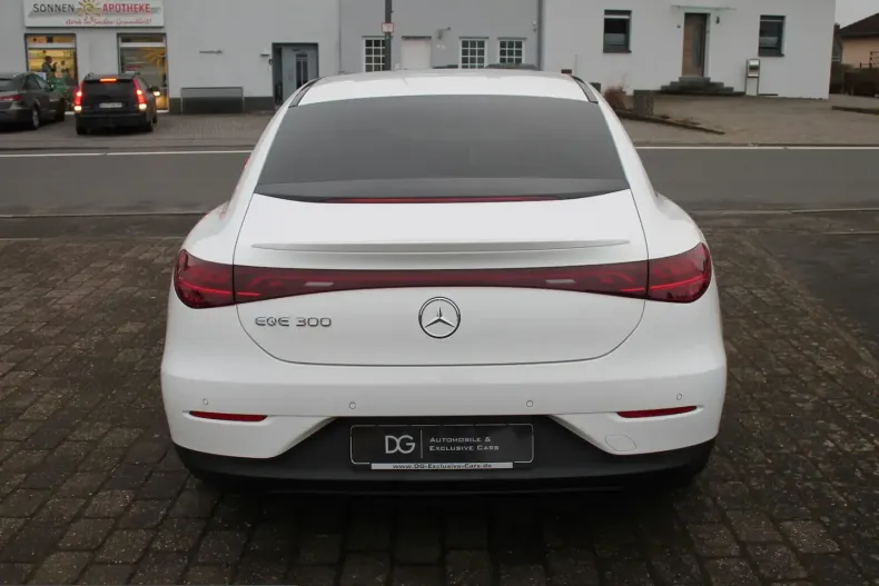 Mercedes-Benz EQE (Clasa E) din 2023 cu 18.900 km - oferta MER241978 - foto 10