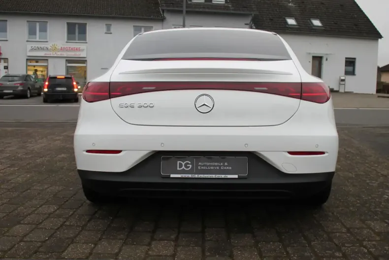 Mercedes-Benz EQE (Clasa E) din 2023 cu 18.900 km - oferta MER241978 - foto 11