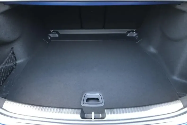 Mercedes-Benz C 300 (Clasa C) din 2024 cu 24.504 km - oferta MER241993 - foto 12