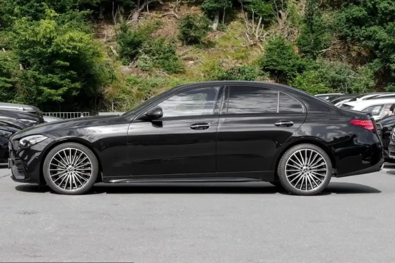 Mercedes-Benz C 300 (Clasa C) din 2023 cu 39.000 km - oferta MER241998 - foto 4