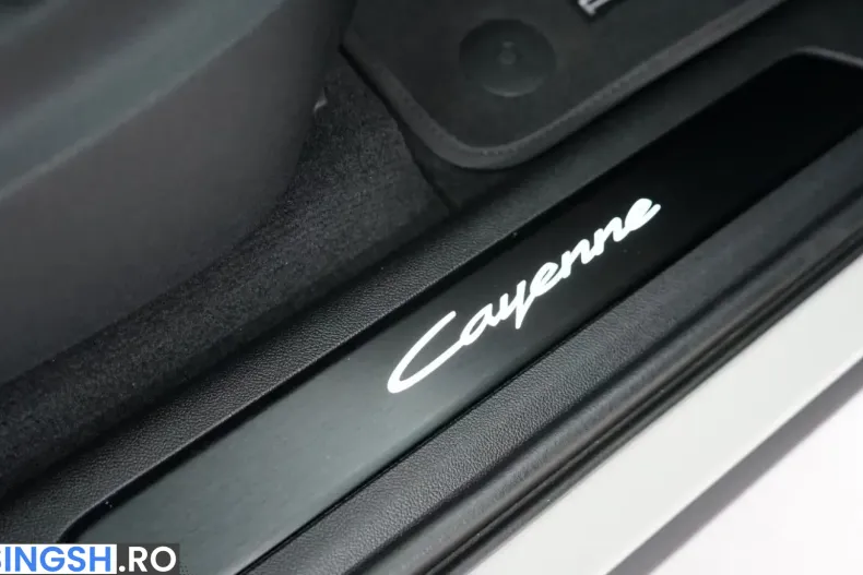 Porsche Cayenne din 2026 cu 6.400 km - oferta POR242018 - foto 30