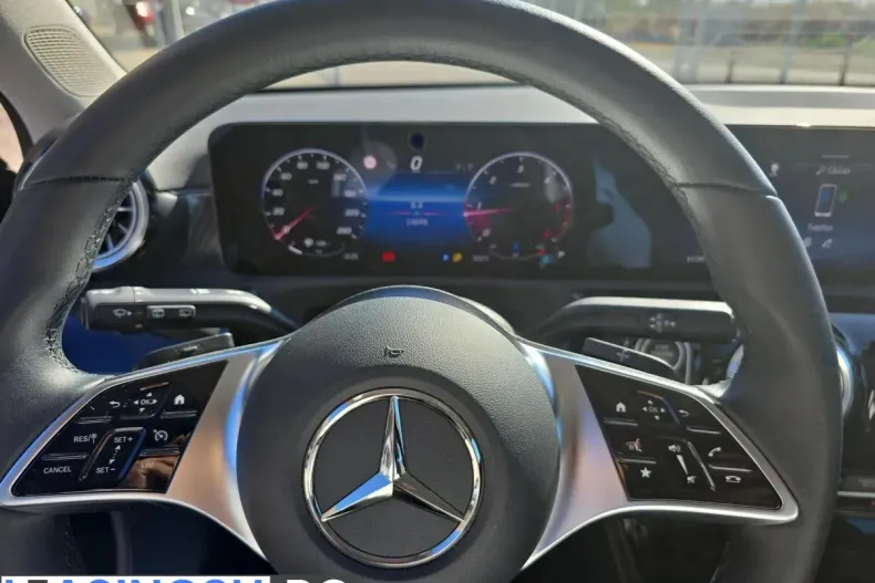 Mercedes-Benz A 180 (Clasa A) din 2024 cu 14.700 km - oferta MER242030 - foto 16