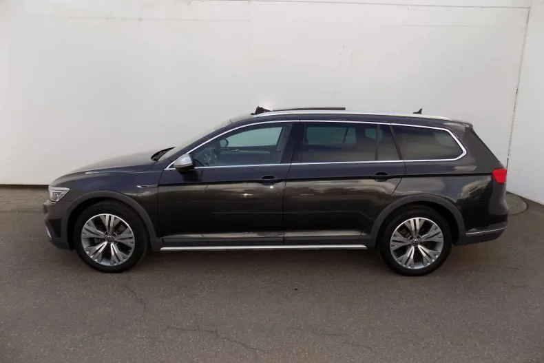 Volkswagen Passat Alltrack din 2022 cu 107.986 km - oferta VOL242031 - foto 2