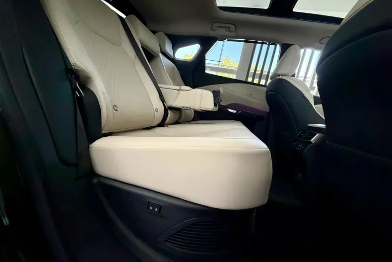 Lexus Seria RX din 2026 cu 5 km - oferta LEX242047 - foto 36