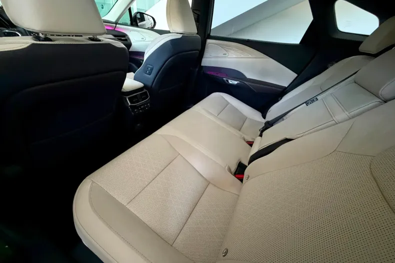 Lexus Seria RX din 2026 cu 5 km - oferta LEX242047 - foto 39