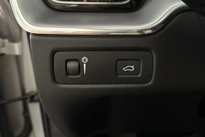 Volvo XC60 din 2020 cu 121.720 km - oferta VOL242051 - foto 14