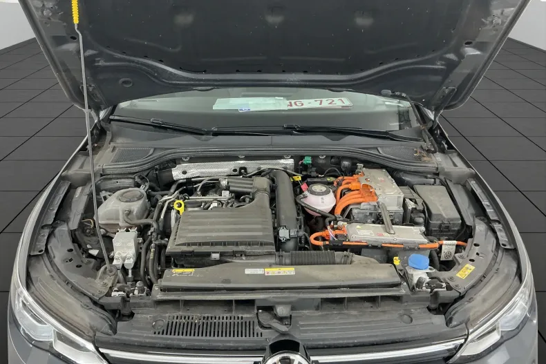 Volkswagen Golf din 2023 cu 70.977 km - oferta VOL242076 - foto 9