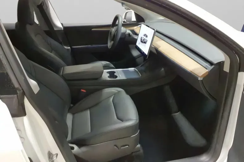 Tesla Model Y din 2023 cu 64.168 km - oferta TES242078 - foto 7