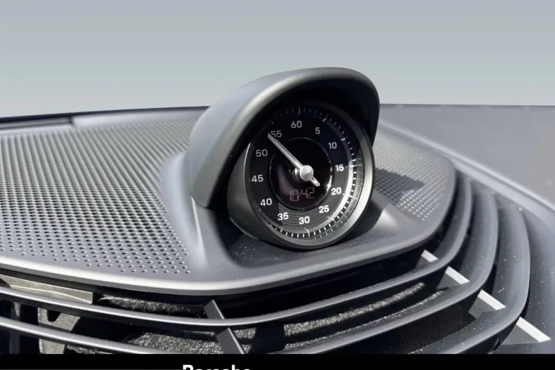 Porsche Taycan din 2026 cu 1 km - oferta POR242086 - foto 19
