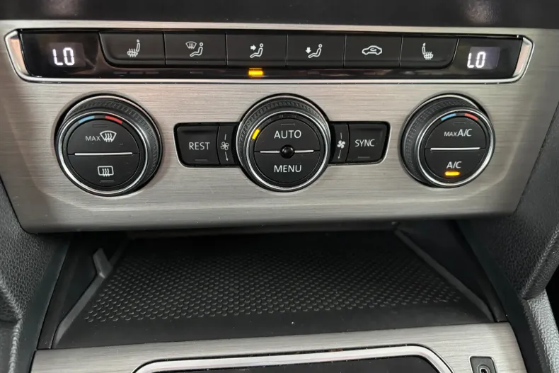 Volkswagen Passat din 2020 cu 143.700 km - oferta VOL242103 - foto 23