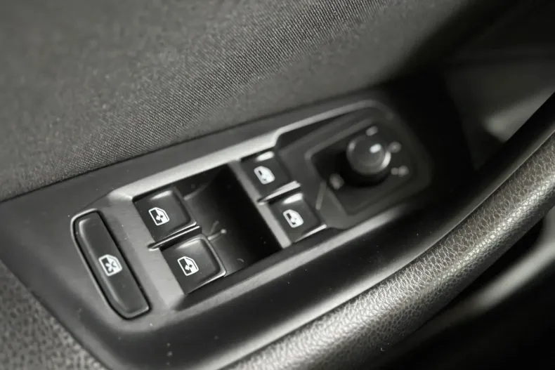 Volkswagen Passat din 2020 cu 143.700 km - oferta VOL242103 - foto 31