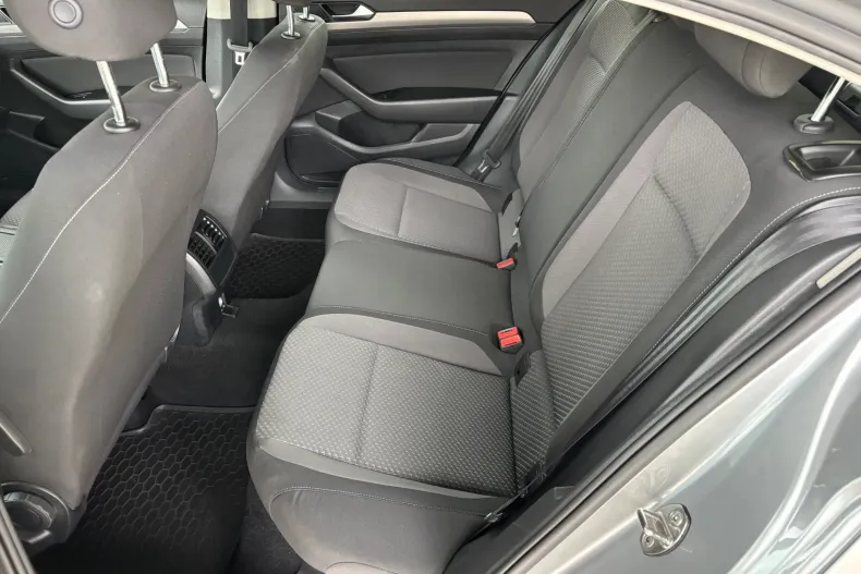Volkswagen Passat din 2020 cu 143.700 km - oferta VOL242103 - foto 36
