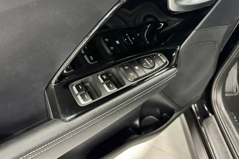 Kia Niro din 2021 cu 70.000 km - oferta KIA242110 - foto 6