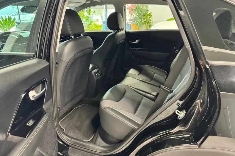 Kia Niro din 2021 cu 70.000 km - oferta KIA242110 - foto 8