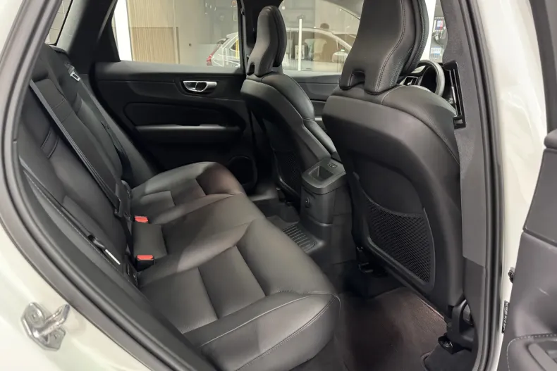 Volvo XC60 din 2021 cu 84.000 km - oferta VOL242111 - foto 10