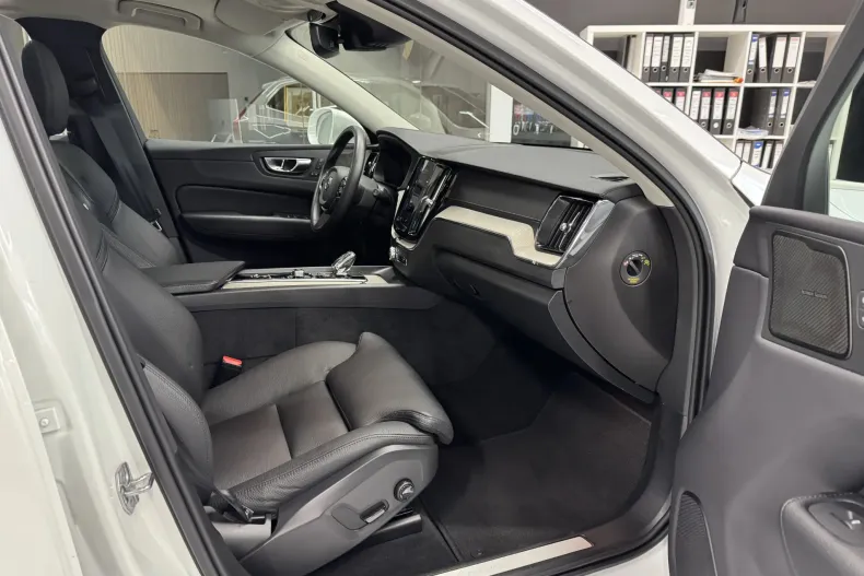 Volvo XC60 din 2021 cu 84.000 km - oferta VOL242111 - foto 11