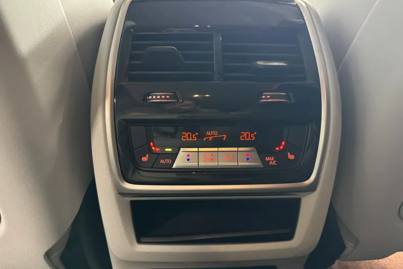 BMW XM (Seria X) din 2025 cu 36.297 km - oferta BMW242113 - foto 28
