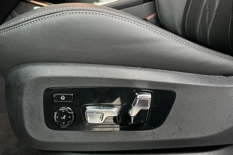 BMW X7 (Seria X) din 2026 cu 0 km - oferta BMW242115 - foto 18